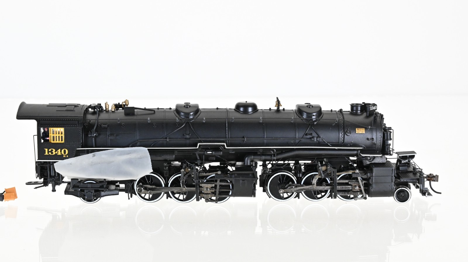 Bachmann Spectrum 2-6-6-2 USRA C&O 1340 DCC HO scale