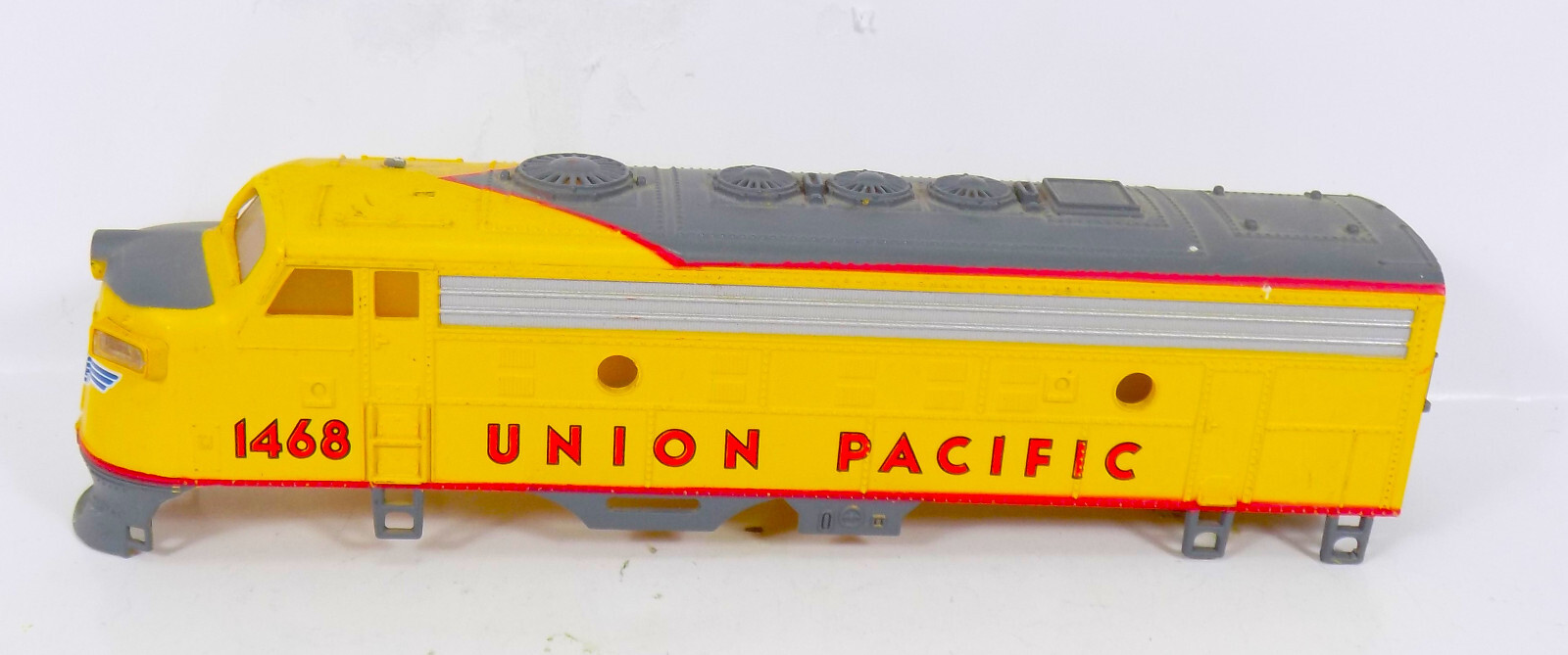 VTG / HO / REVELL / UNION PACIFIC #1468 / DIESEL / SHELL / PARTS