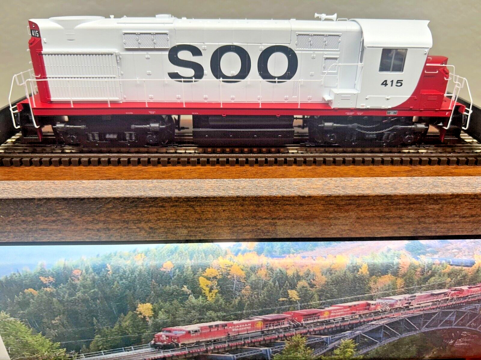 SOO LINE RS27 LOW HOOD ROAD SWITCHER LOCO DCC / “QUANTUM SOUND” HO Scale NEW OOP