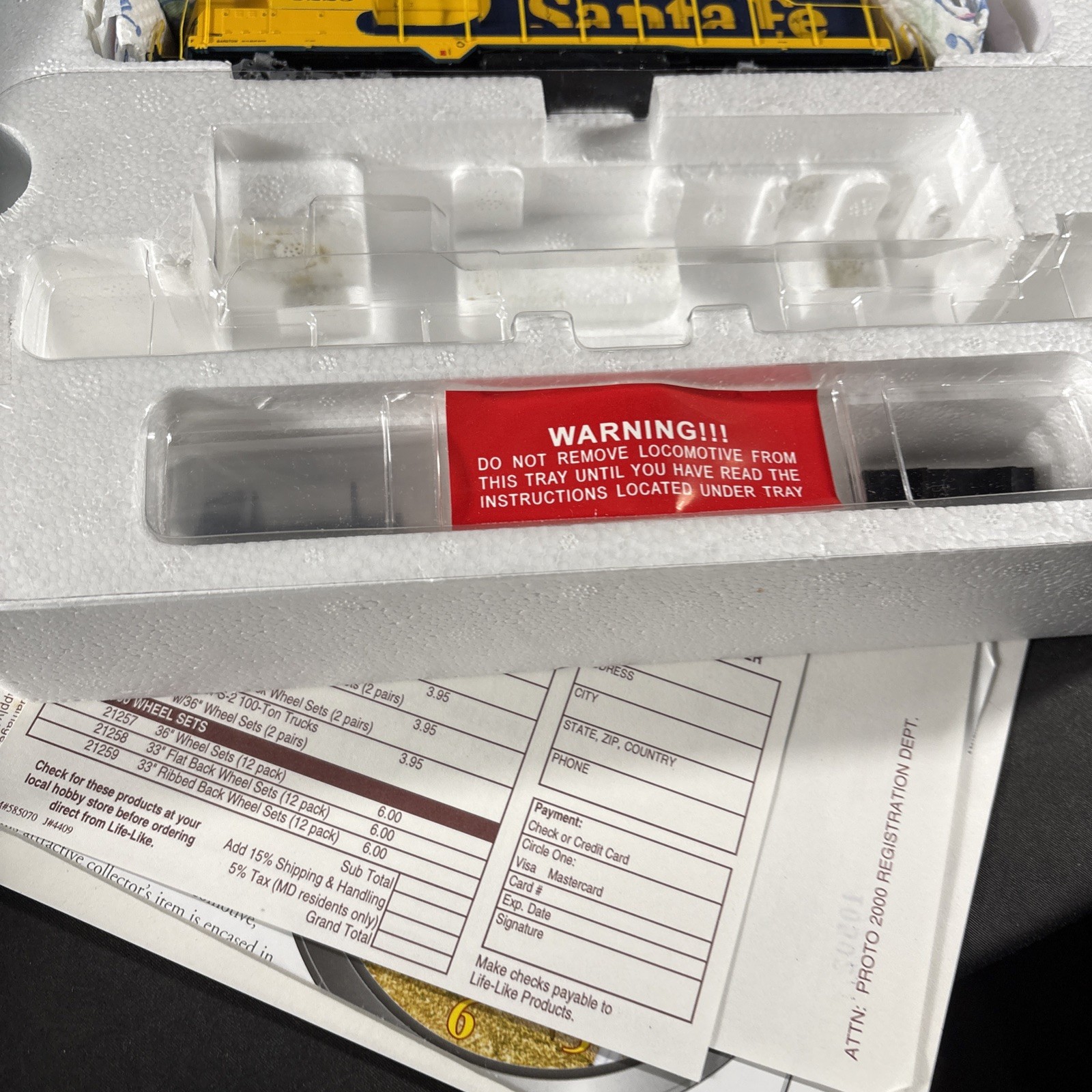 PROTO 2000 HO SCALE LOCOMOTIVE GP30 ASSEMBLED WORKING LN 21509 AT&SF 3233 DCC