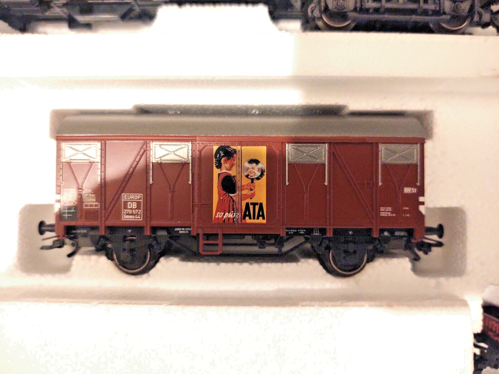 MARKLIN HO 29845 NEW 2 German Fed loco train sets BR-003 steam & BR-216 Digital