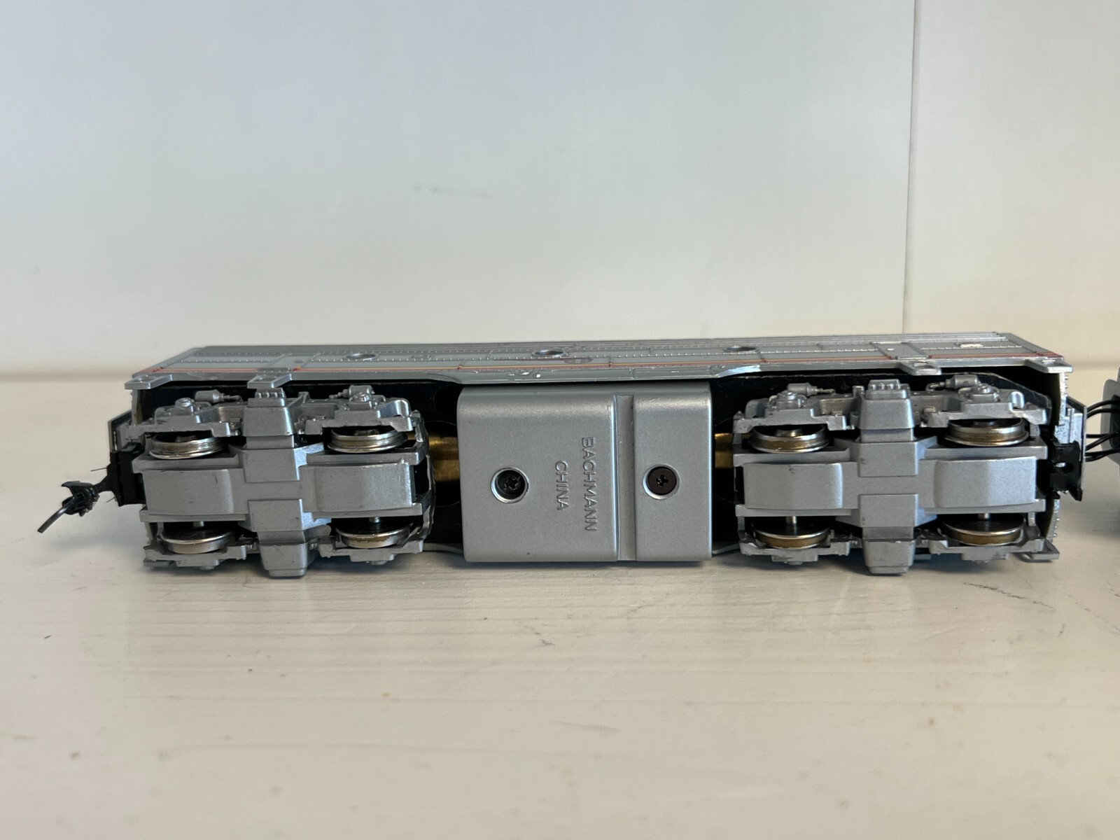 HO Scale Bachmann Santa Fe Train #390 wired w/ car (NOT SURE OF FUNCTIONALITY)