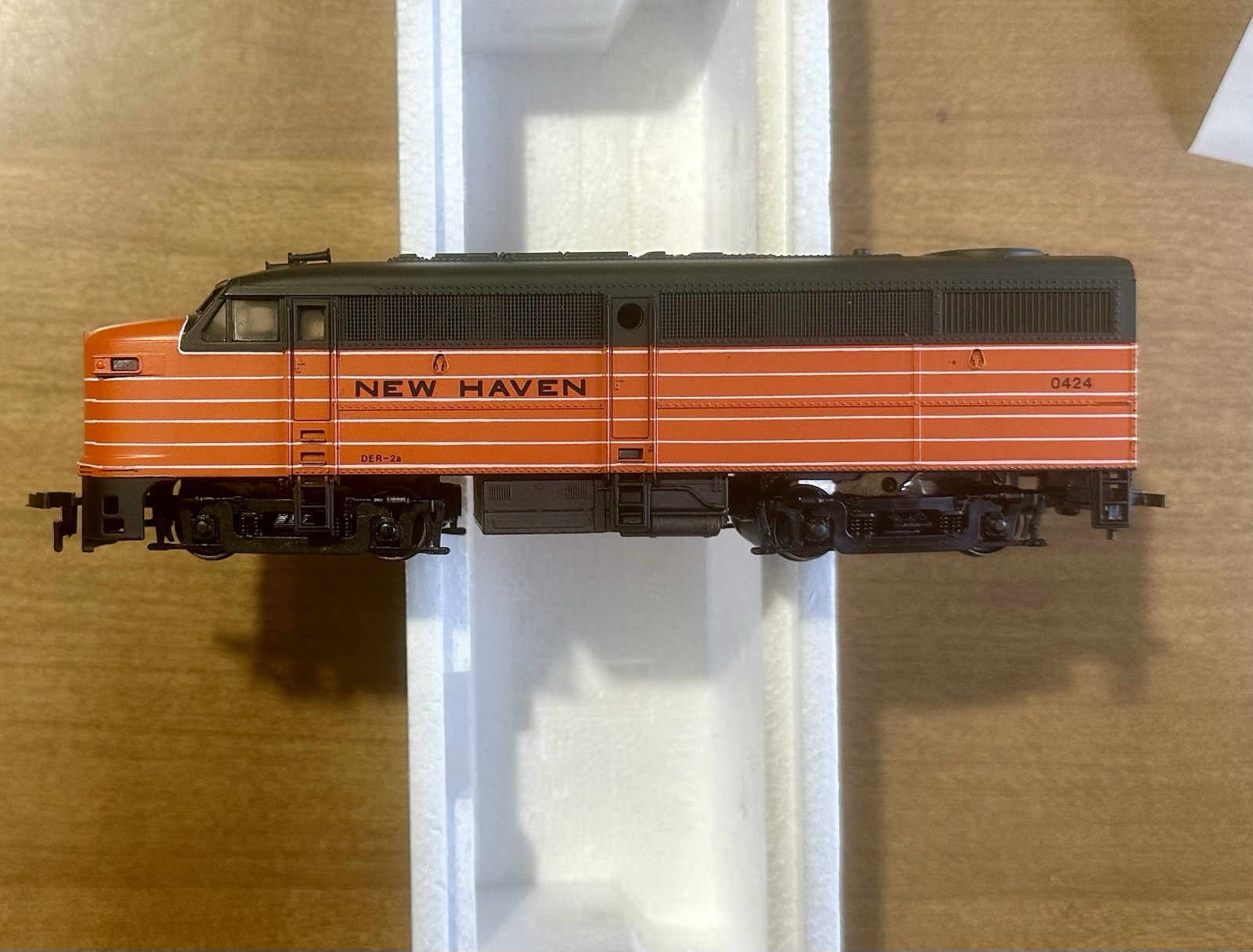 Frateschi HO New Haven 0424 Diesel Locomotive Orange & Black NEW in Open Box
