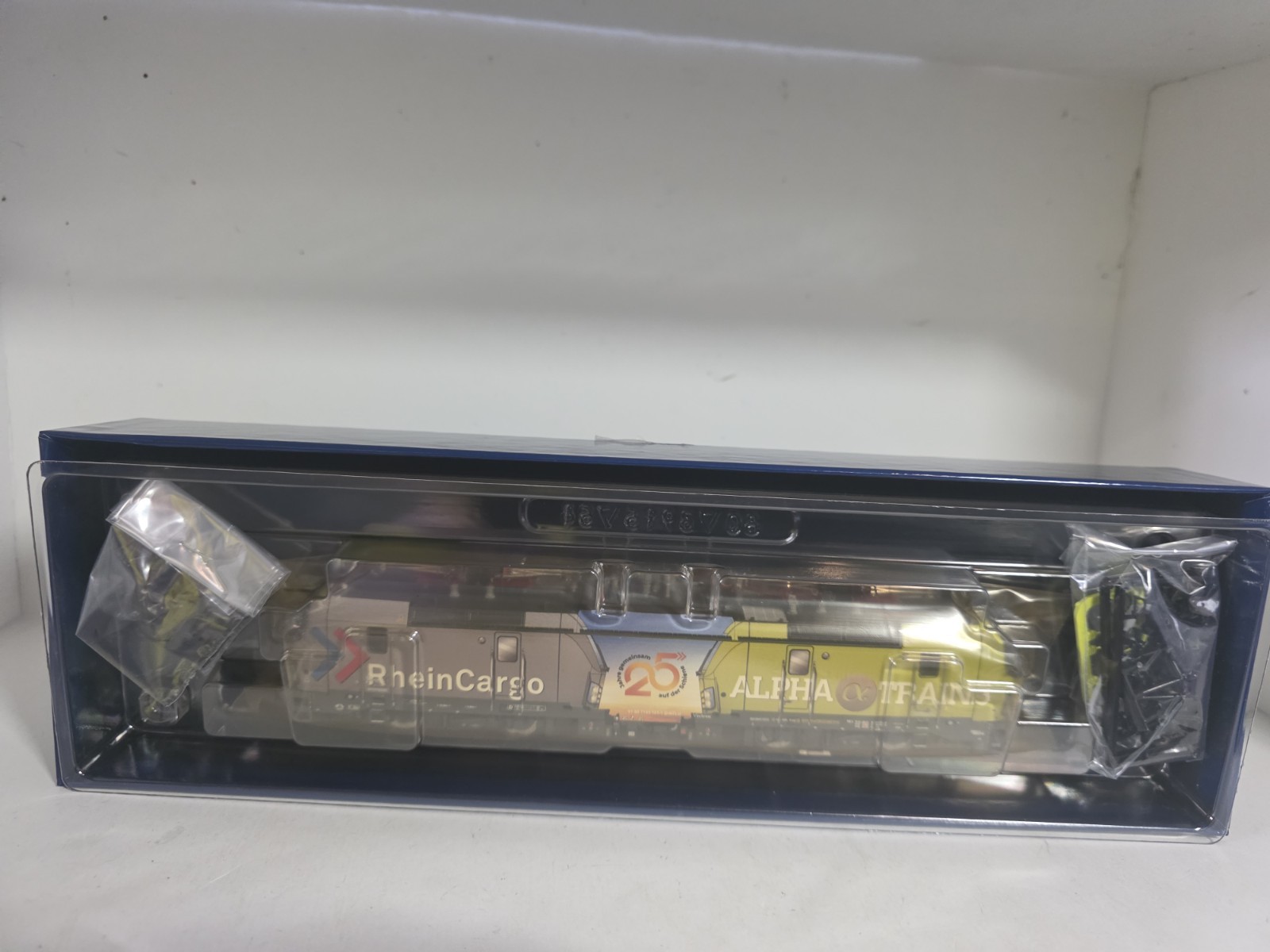 Roco BR 193 Rhein cargo/alpha trains Locomotive 7500185 HO Scale DCC ready