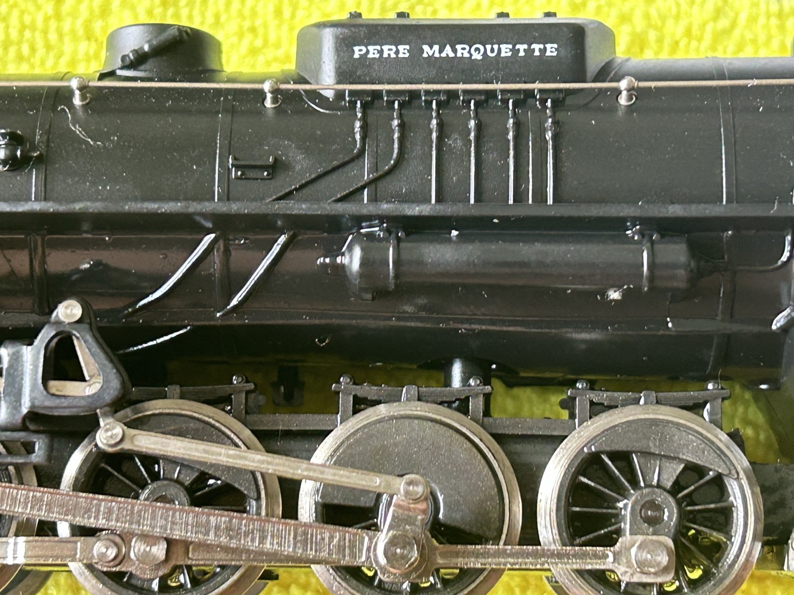 Vintage HO Scale AHM Rivarossi 2-8-4 Steam – Pere Marquette #1222 Box/paperwork