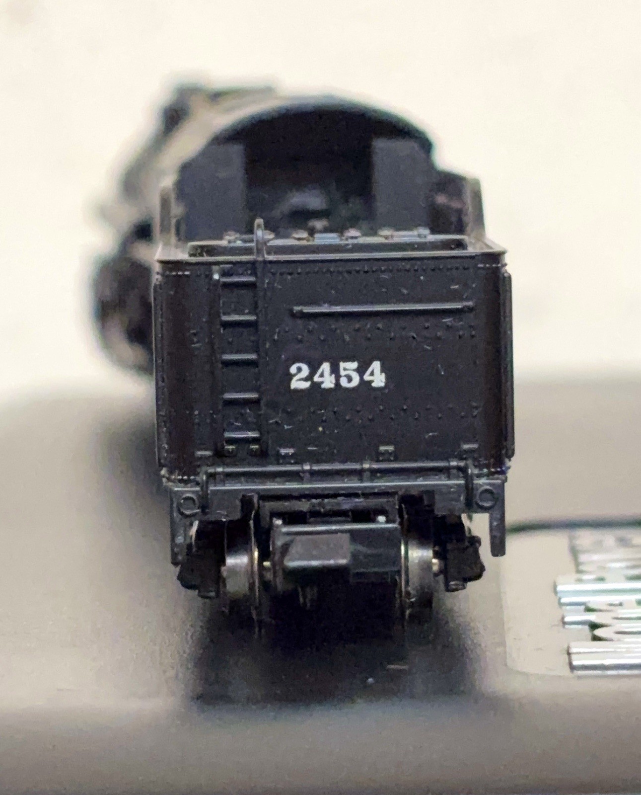 Model Power N Scale 4-6-2 Pacific Steam Locomotive Southern Pacific #2454