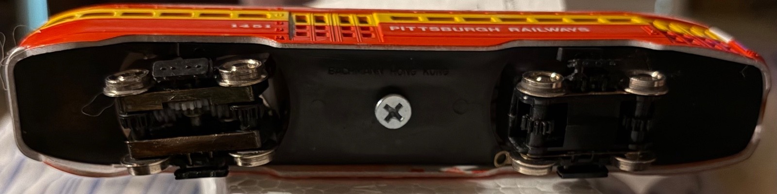 Bachmann Pittsburgh Railways #1451 Streamline PCC Trolley HO Scale *NOT WORKING*