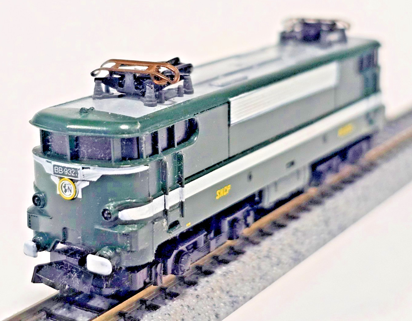 N SCALE ARNOLD RAPIDO 2482 ELECTRIC LOCOMOTIVE BB-9321 SNCF MADE IN WEST GERMANY