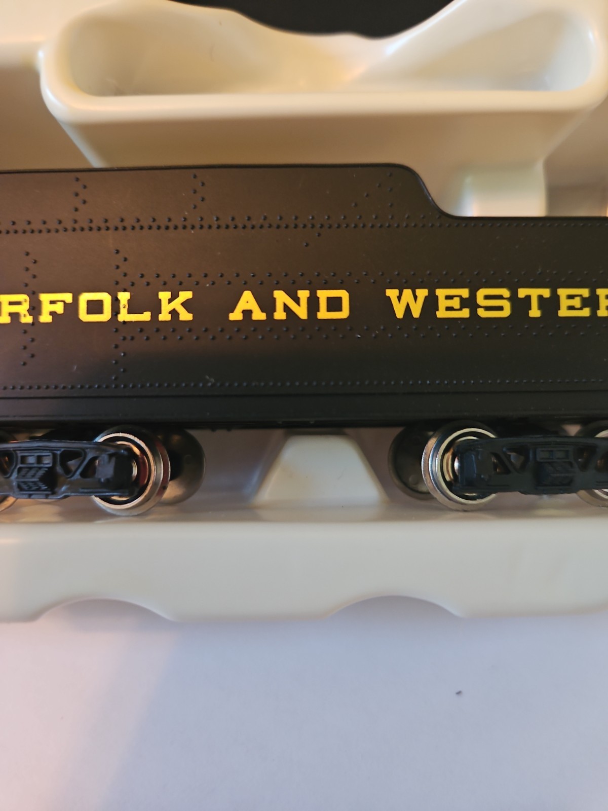 IHC Pacific Premier Series 4-6-2 Train 578 Norfolk & Western #M9889