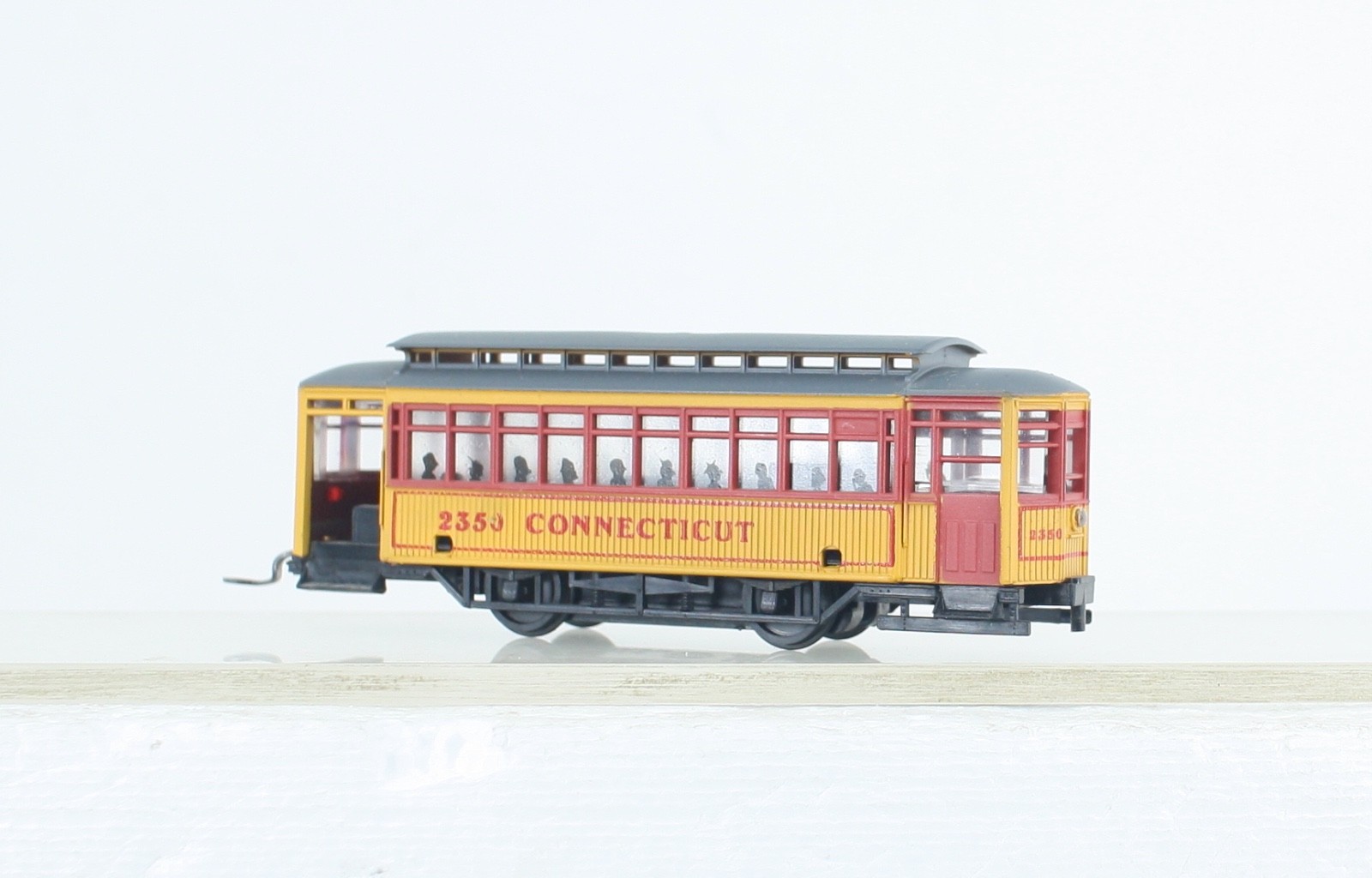 HO Scale AHM Connecticut Trailer (Unpowered) Trolley