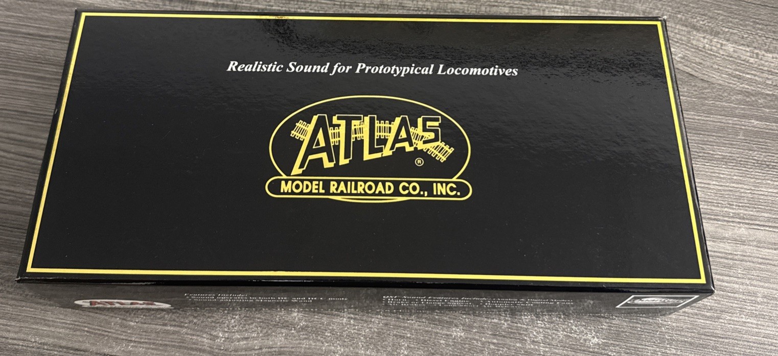 Atlas Master Series Gold HO #9425 Reading MP-15DC #2777 DOES NOT RUN/NEEDS TLC!