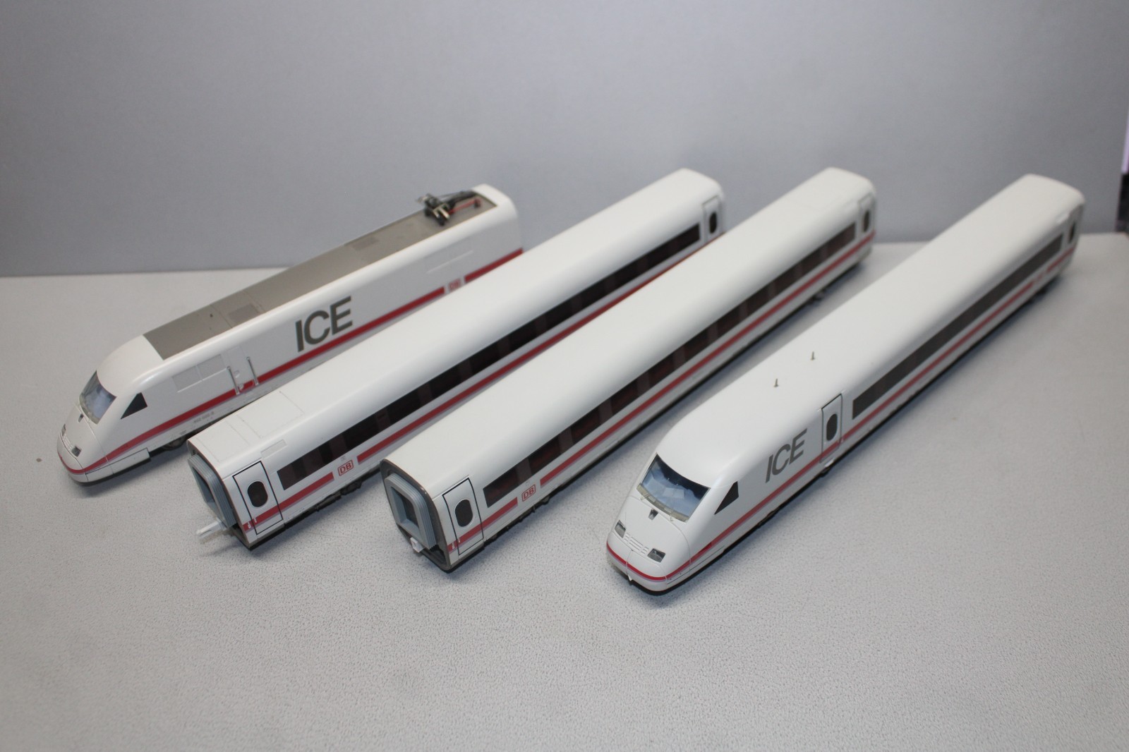 Märklin Delta Digital Electric Train ICE Class 402 4-Piece H0