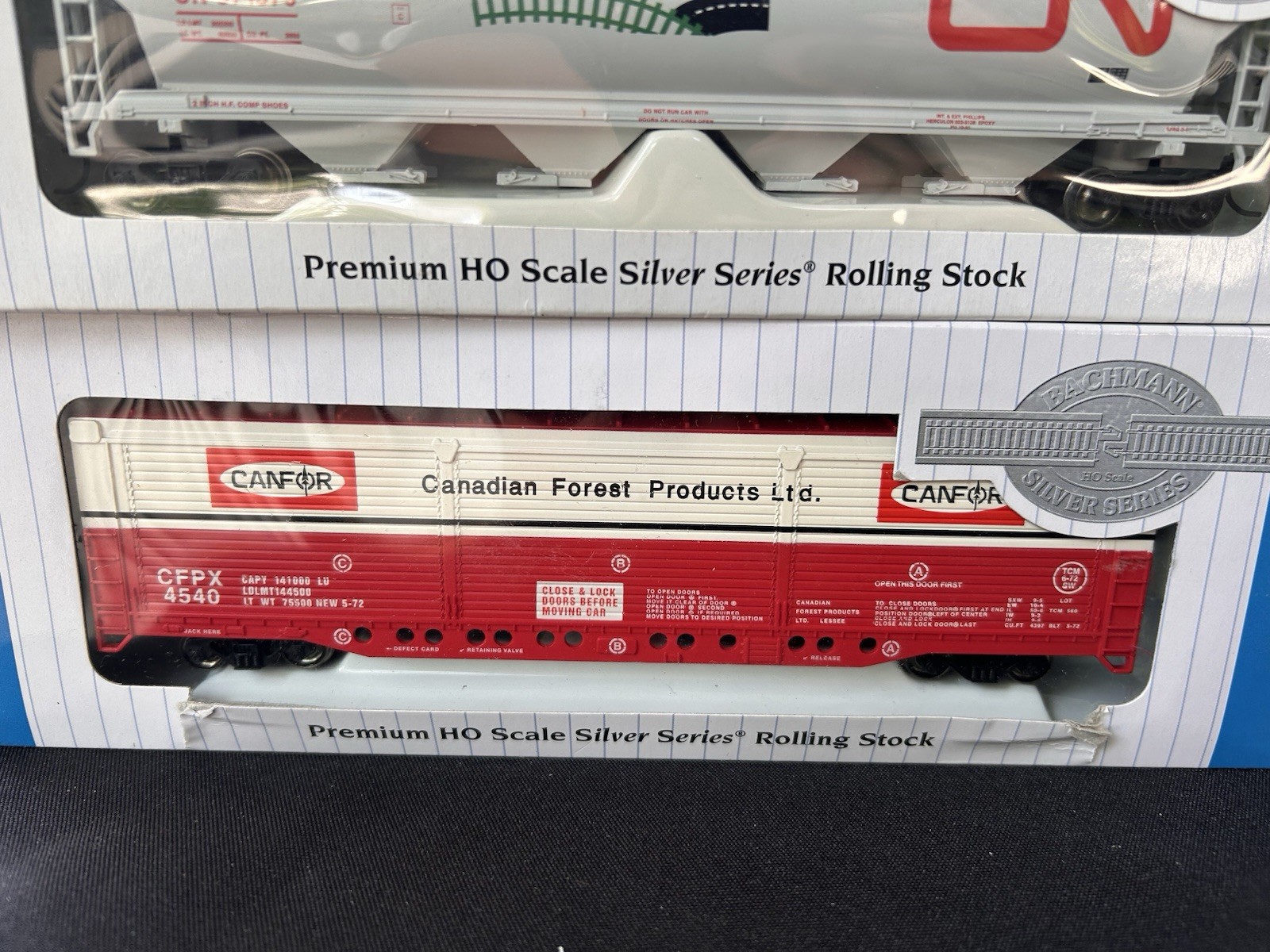 Lot of 4 Bachman HO Silver Series Rolling Stock cars with boxes
