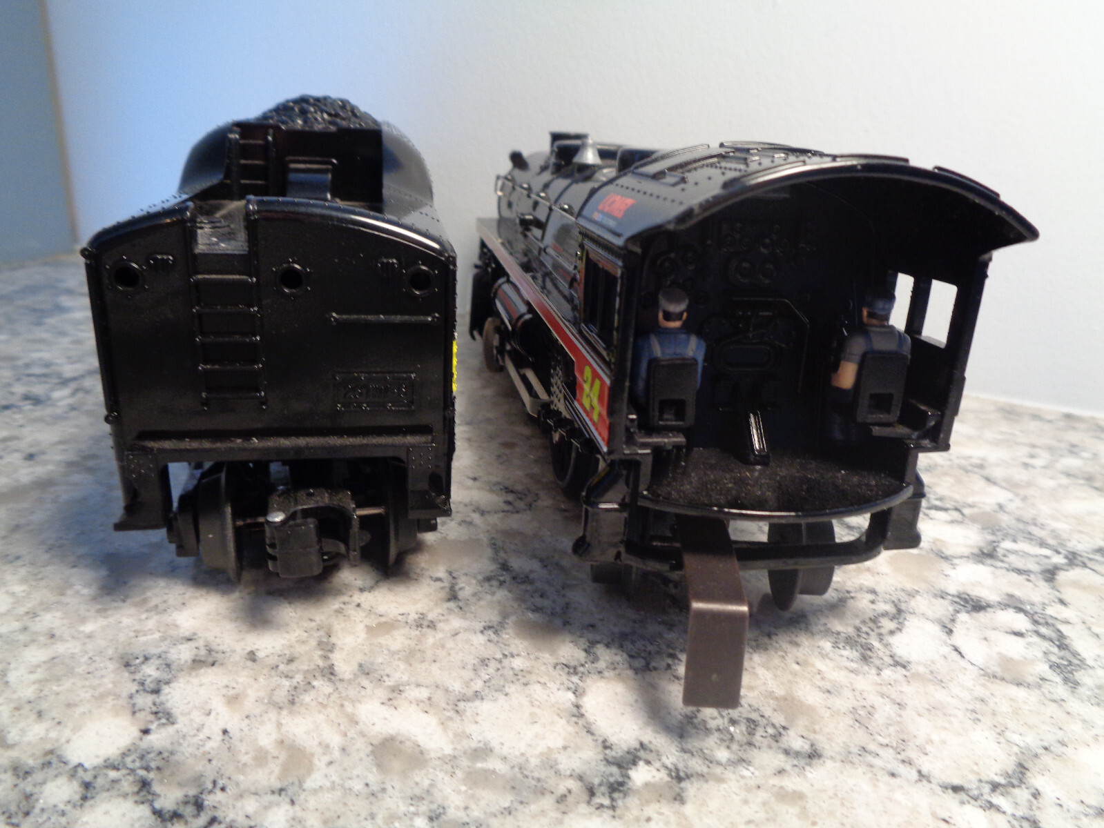 LIONEL O-27 GAUGE NASCAR JEFF GORDON #24 2-4-2 STEAM LOCO + TENDER NEEDS REPAIR