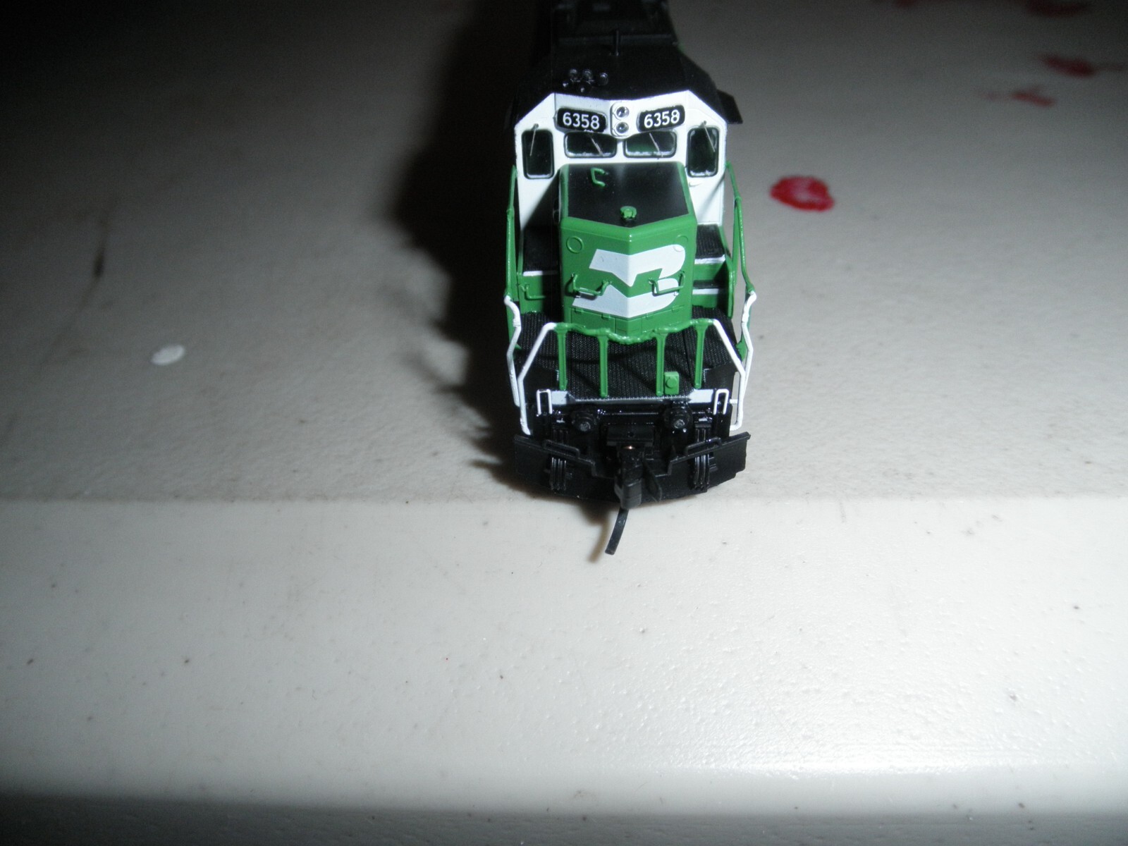Burlington Nortern – ” White Face” SD40-2 w/ DCC & sound