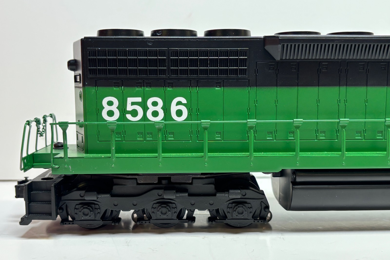 Lionel BN Burlington Northern SD-40 Unpowered Dummy #8586. 6-18208. Please Read!