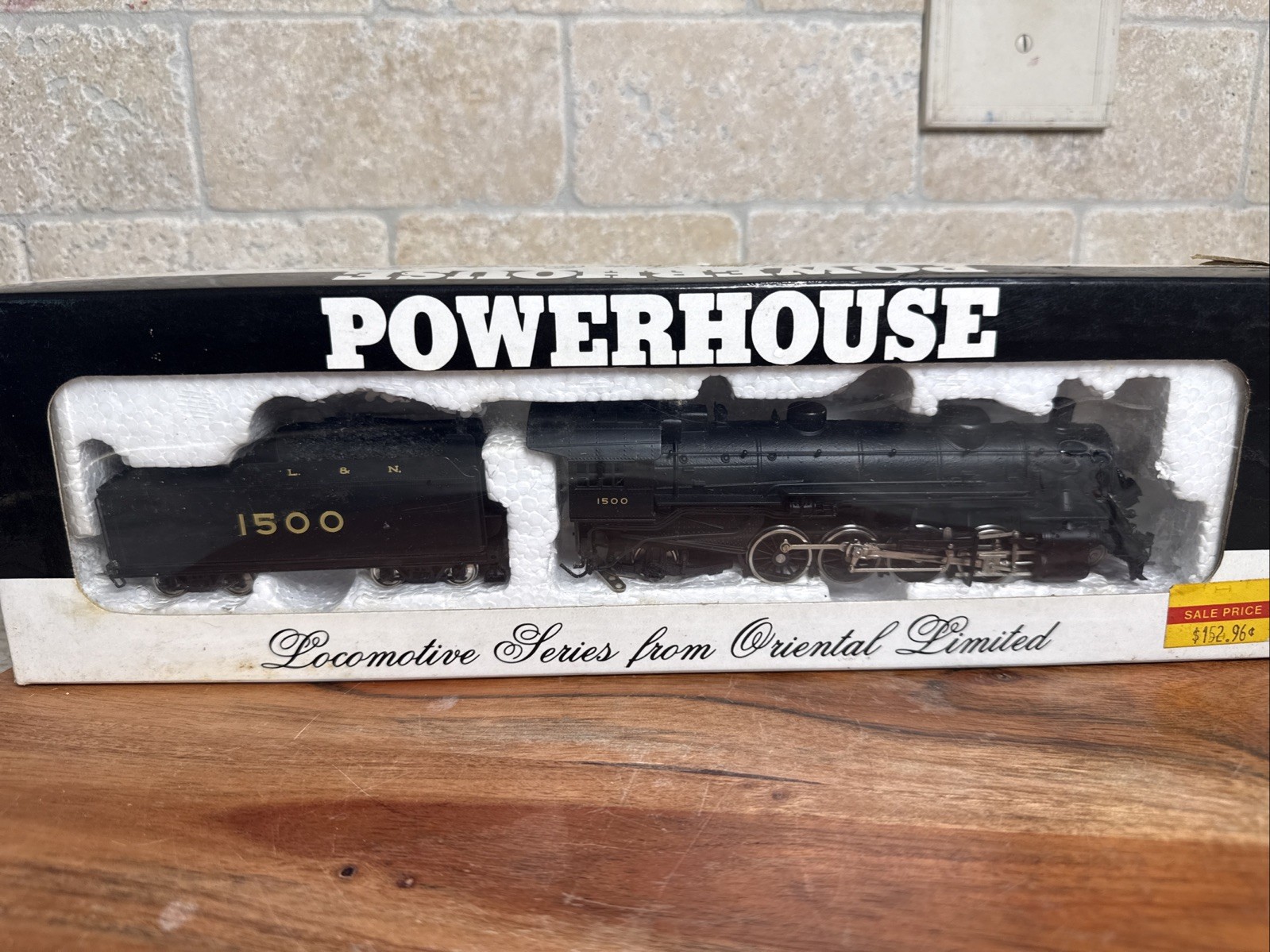 Oriental Limited Powerhouse HO 8032 USRA Light Mikado 2-8-2 L&N Steam Loco NOS