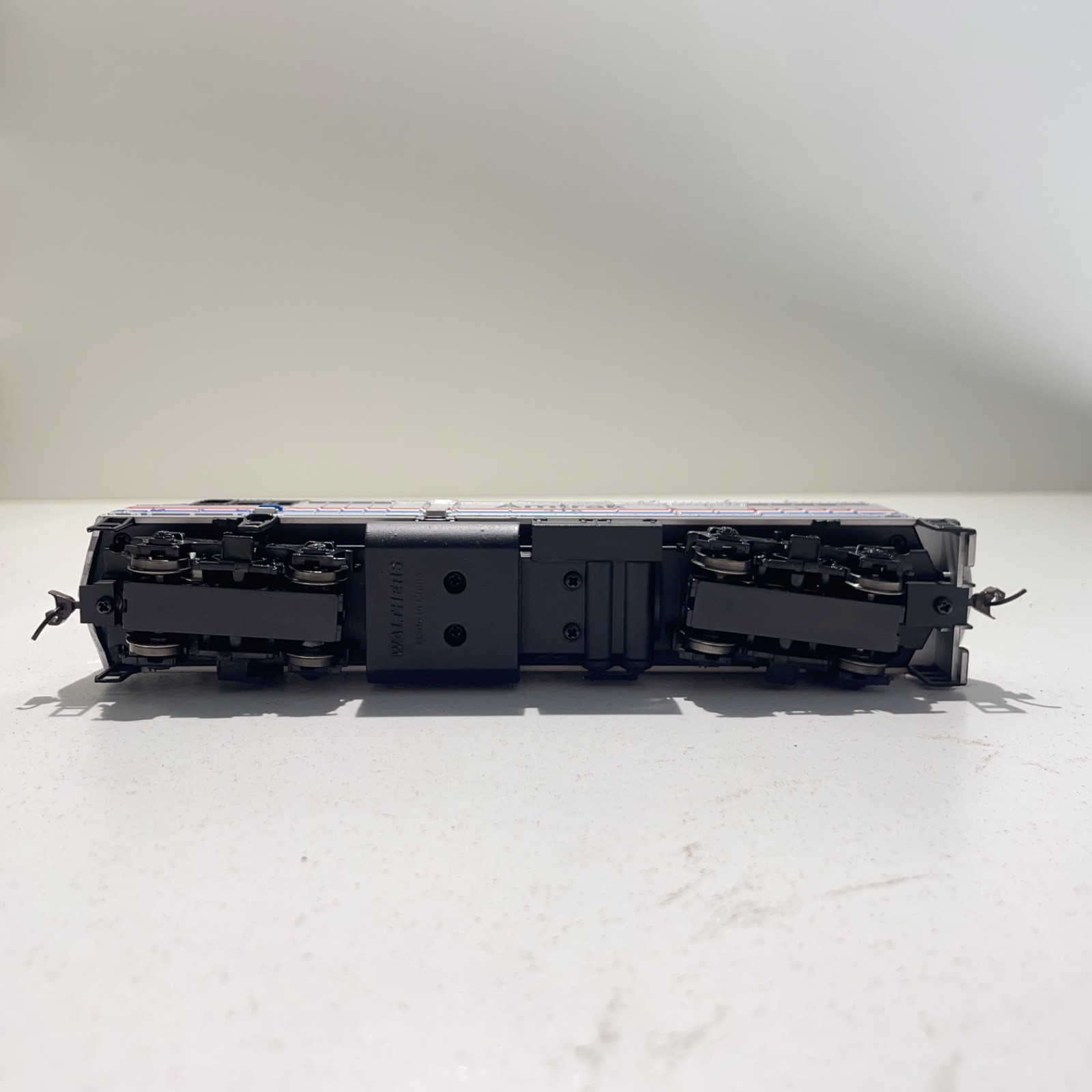 Walthers #931-342 HO Scale Amtrak #316 F40PH Phase III Locomotive Runs Boxed