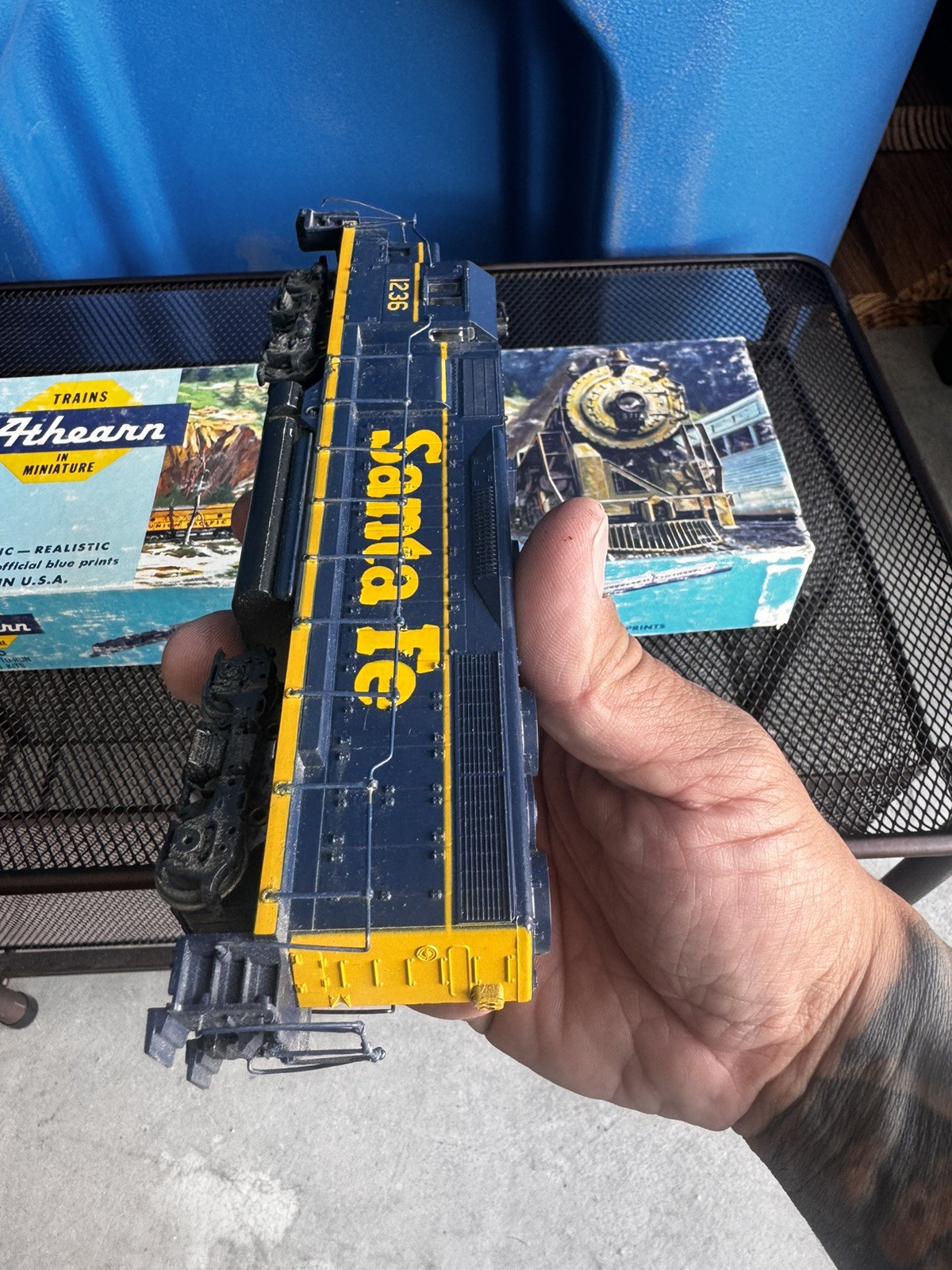 HO Scale Athearn 4205 Santa Fe GP35 Diesel Locomotive #1347
