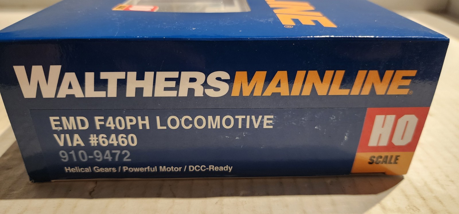 Walthers Mainline HO Scale EMD F40PH Diesel VIA #6460 DCC Ready