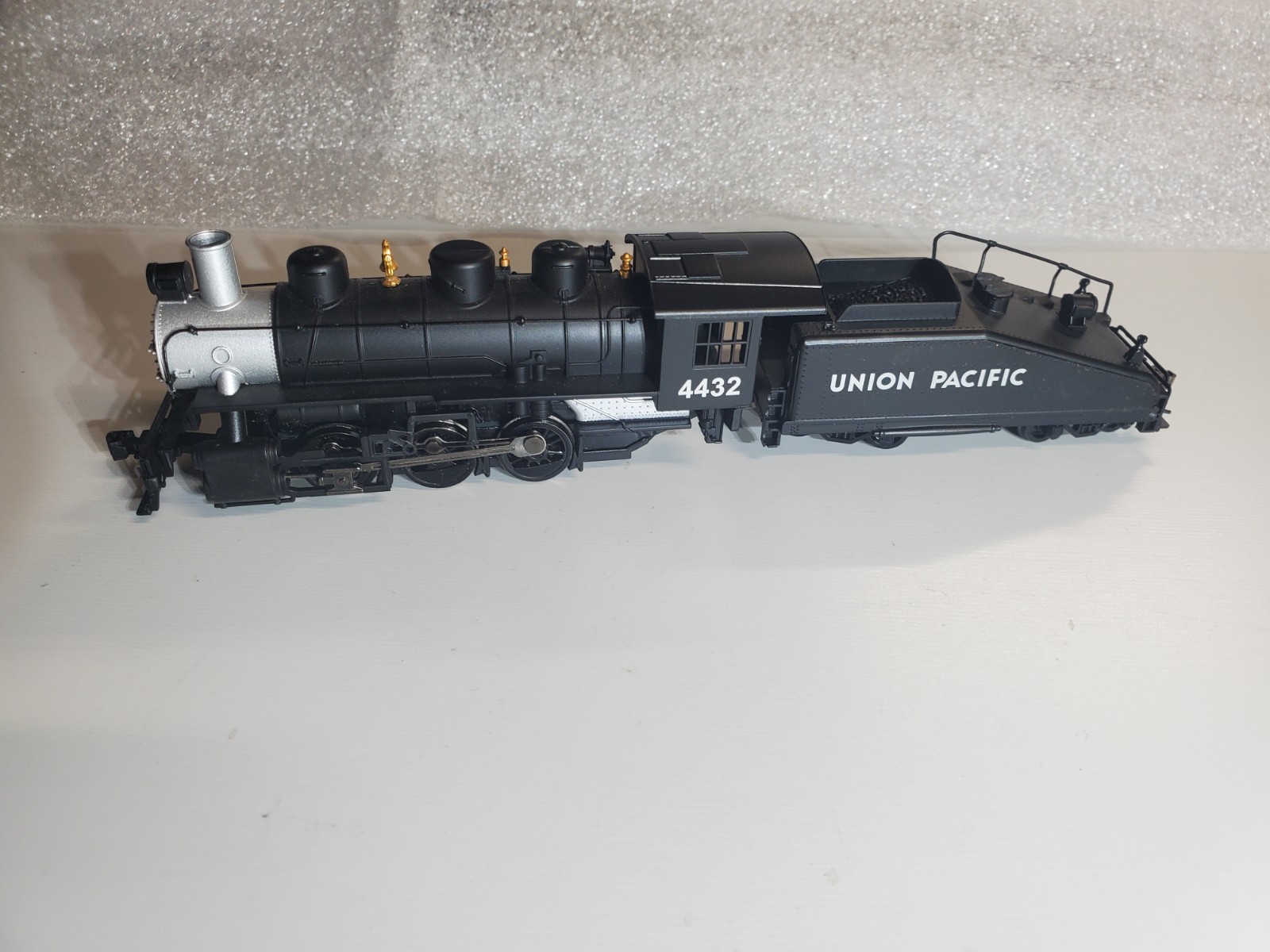 ho Bachmann UP #4432 0-6-0 Steam Loco -w/Light & Tender- Refurb-DC-Runs Good (3)