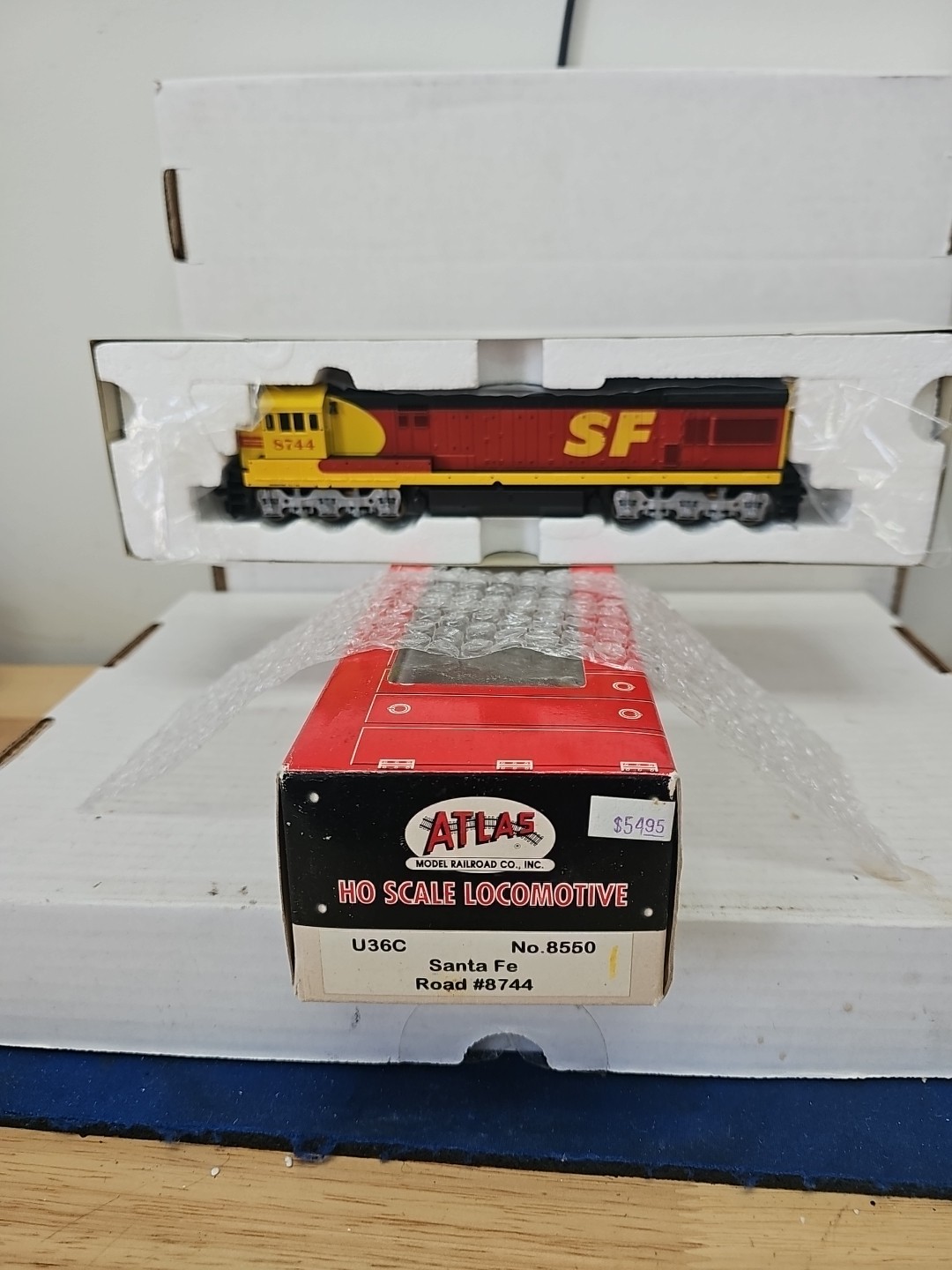 Atlas HO 8550 Santa Fe Kodachrome U36C Road #8744 ,New. DCC Ready