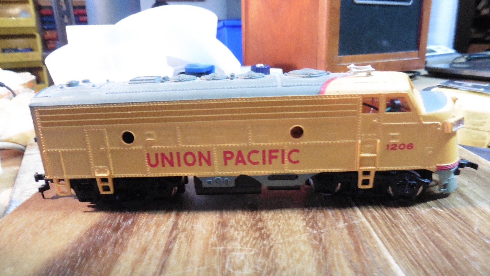 VTG Bachmann Union Pacific 1206 Locomotive HO Scale Diesel Engine Untested As Is