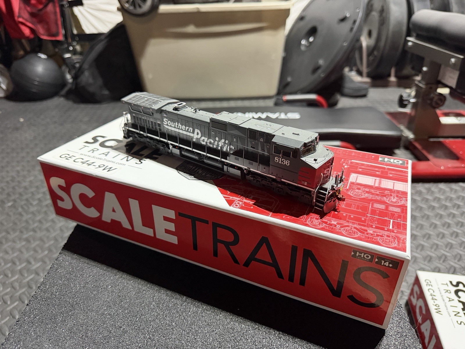 ScaleTrains Rivet Counter Dash 9-44CW Southern Pacific 8136 DCC Sound