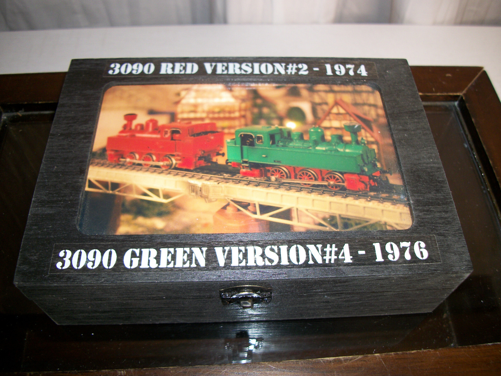 Pair of Marklin HO 0-6-0 Steam Engines #3090 Red & Green 1974-76 USED w BOX (2)