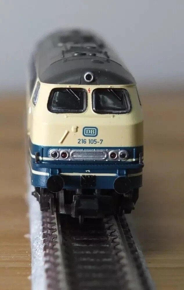 Brawa 61202 N gauge DB BR 216 diesel loco in cream & blue blue livery