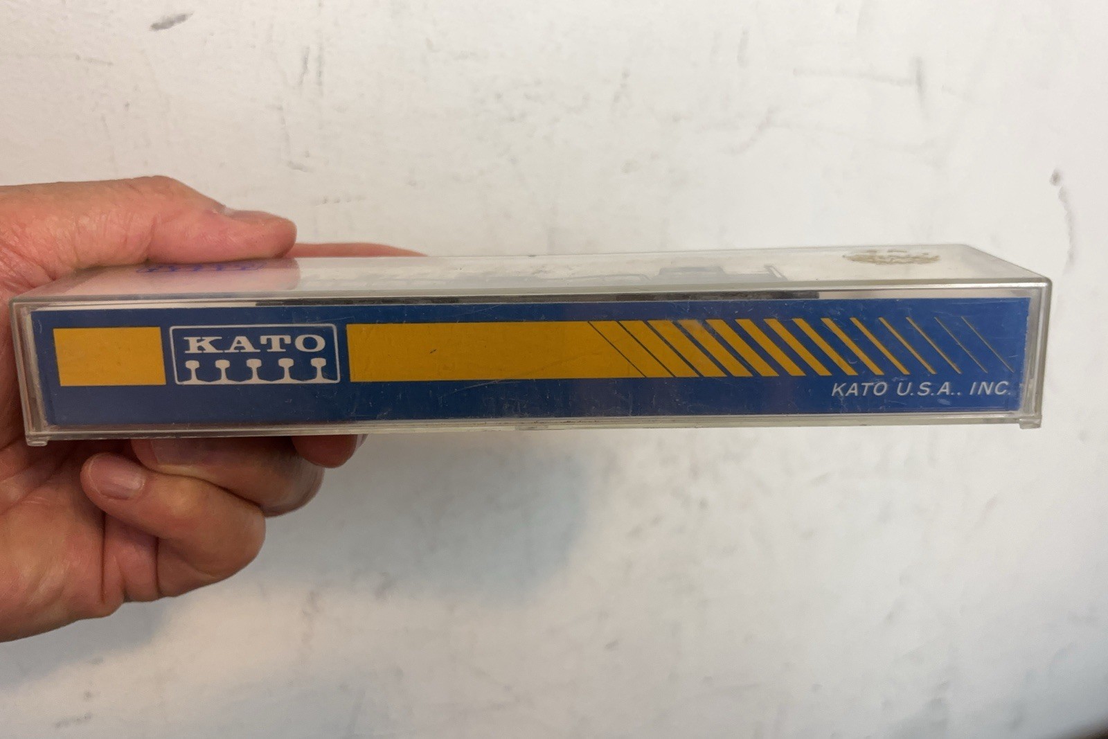 N Scale Kato 176-019 EMD GP38/GP38-2 Southern Pacific Locomotive 4832 Unused new