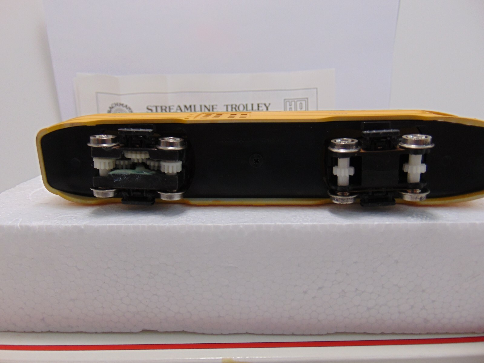NEW BACHMANN HO PCC TROLLEY TRANSIT ITEM# 62946 TRAIN LAYOUT