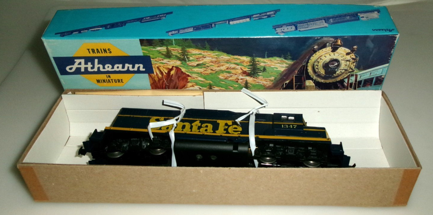 HO Scale Athearn 4205 ATSF Freight CP-35 Powered Diesel #1347 NIB