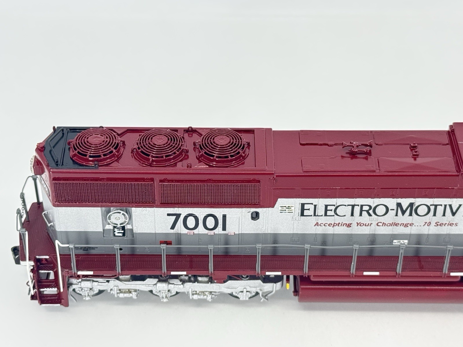 HO Overland Models OMI 5813.1 Electro Motive EMD SD70M Demo Diesel Locomotive
