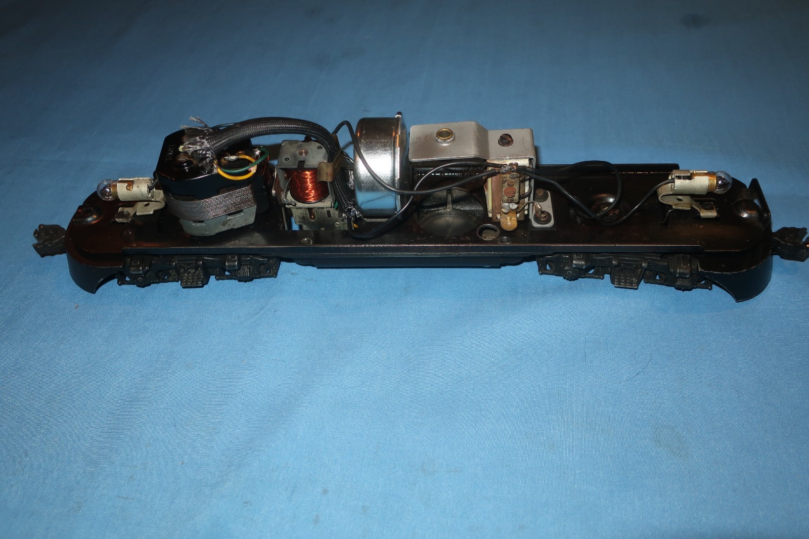 Lionel #2358 EP-5 Great Northern Electric Locomotive. Runs well. Restored