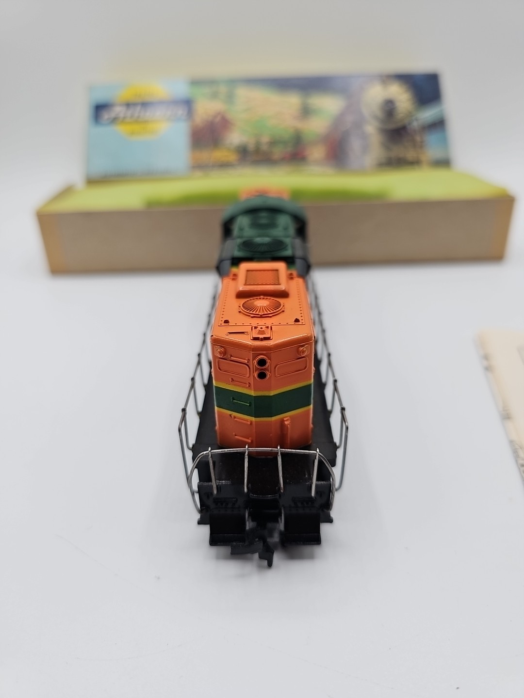 Vintage HO Athearn 3157 GP-9 Diesel Locomotive w/ Original Box & Manual