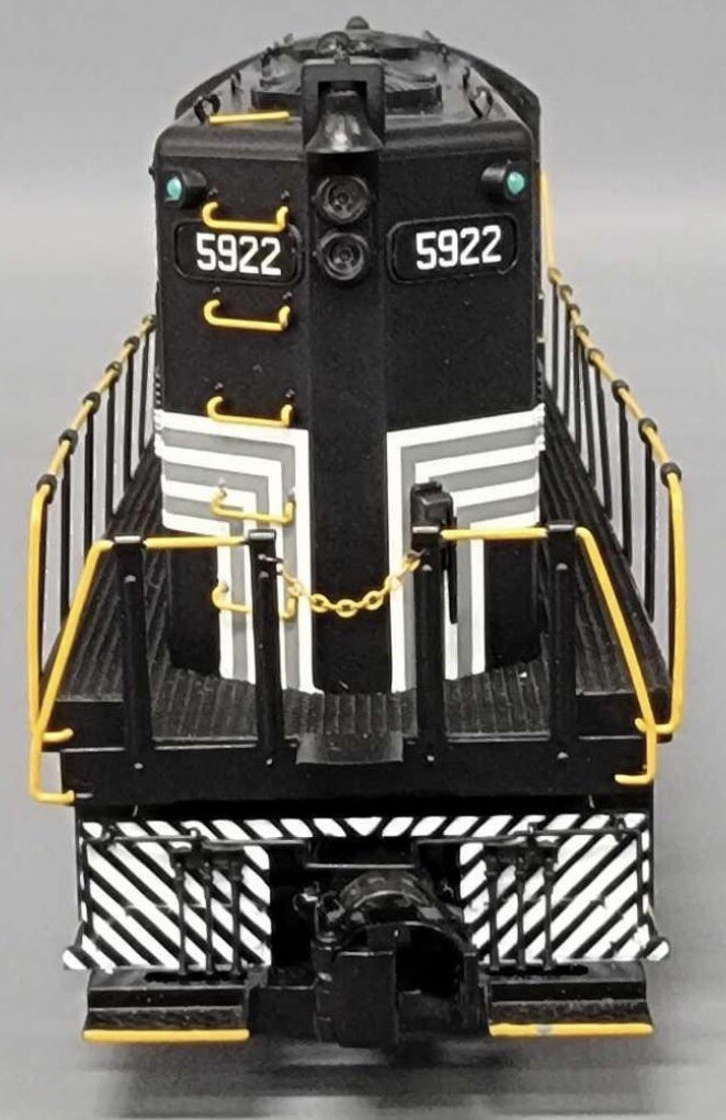 MTH PREMIER NEW YORK CENTRAL GP-9 DIESEL ENGINE PROTOSOUND 3! 20-20548-1 O SCALE
