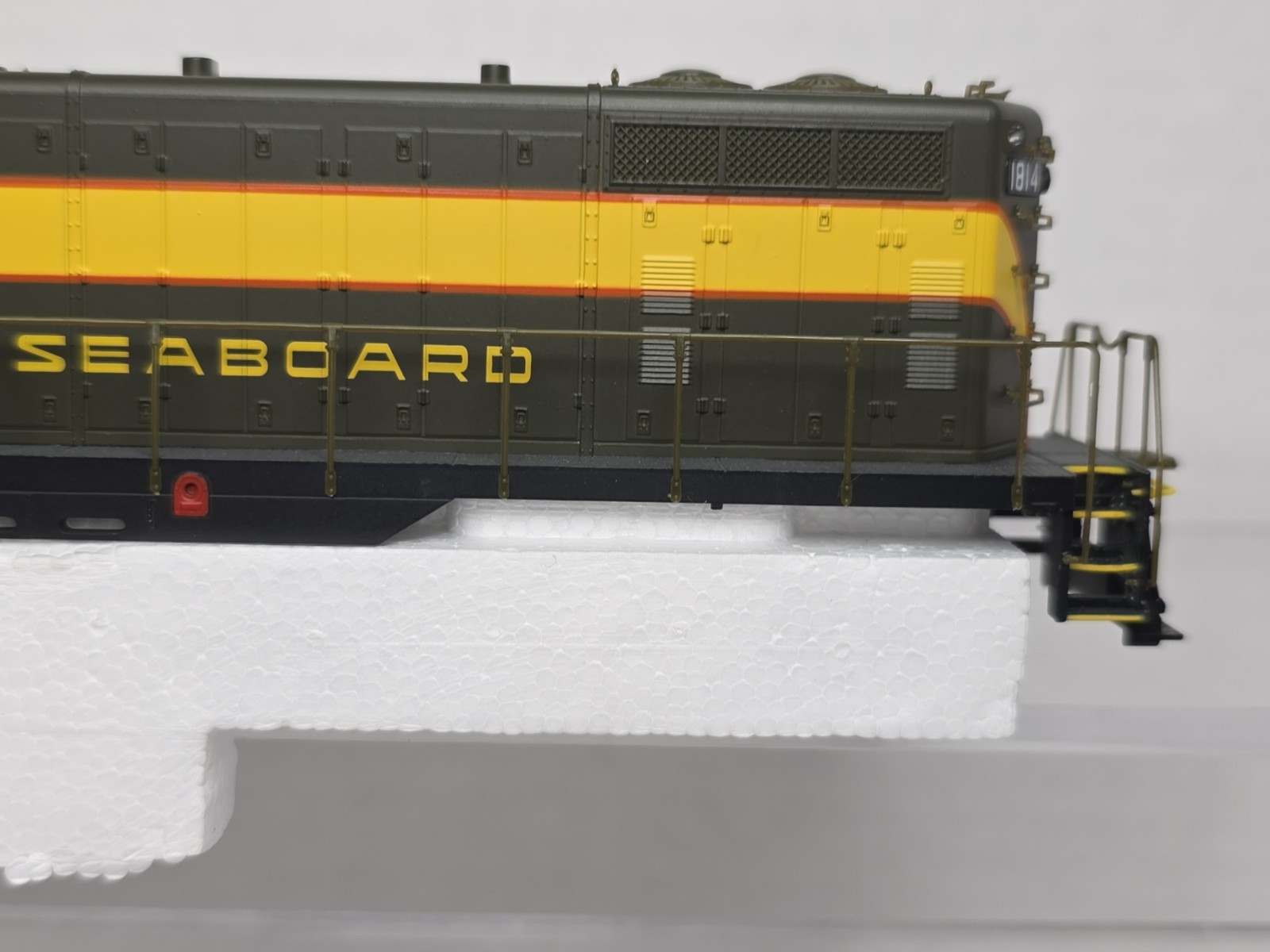 Proto 2000 HO 23040 Seaboard 1814 GP-7 PH II Diesel Road Switcher DCC Ready NOS