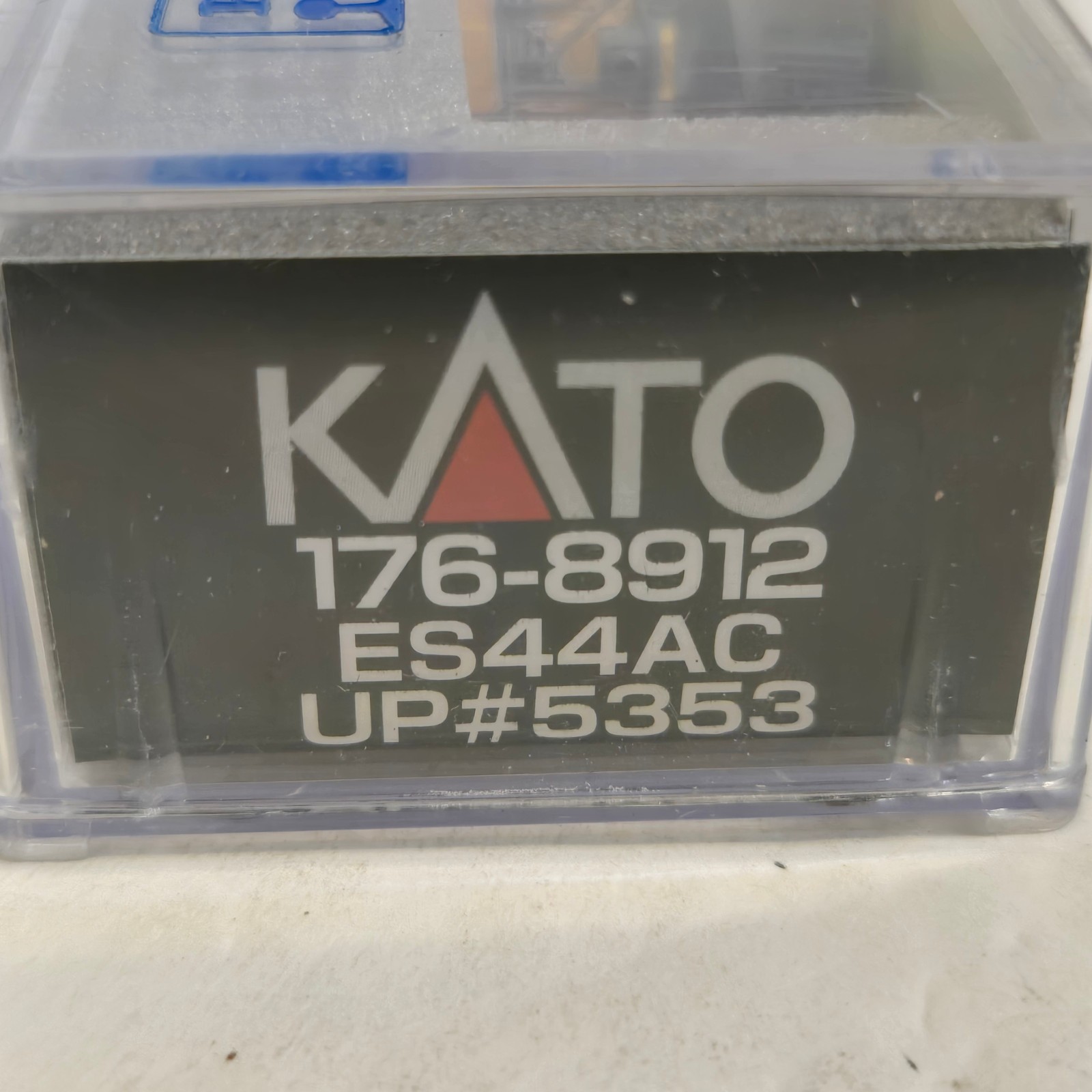 Kato 176-8912 N Scale Union Pacific GE ES44AC Loco. Runs. Japan.