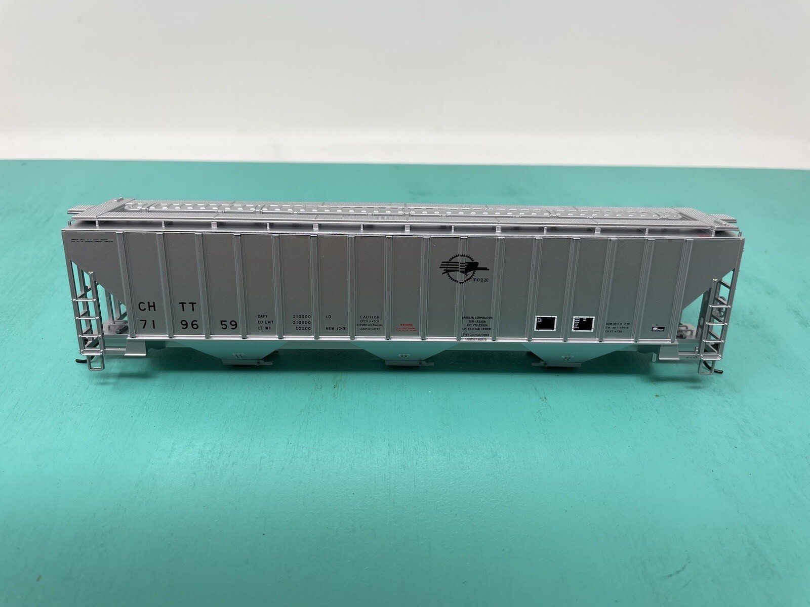 Atlas HO – 4750 Hopper – Missing Trucks No Packaging – Mo-pac CHTT