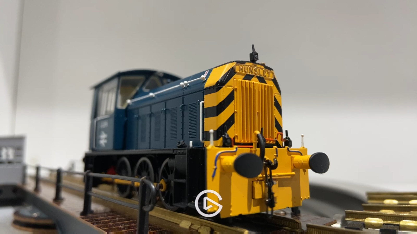 Heljan 2522 Class 05 Hunslet Shunter D2595 BR Blue Wasp Stripes As Preserved DCC