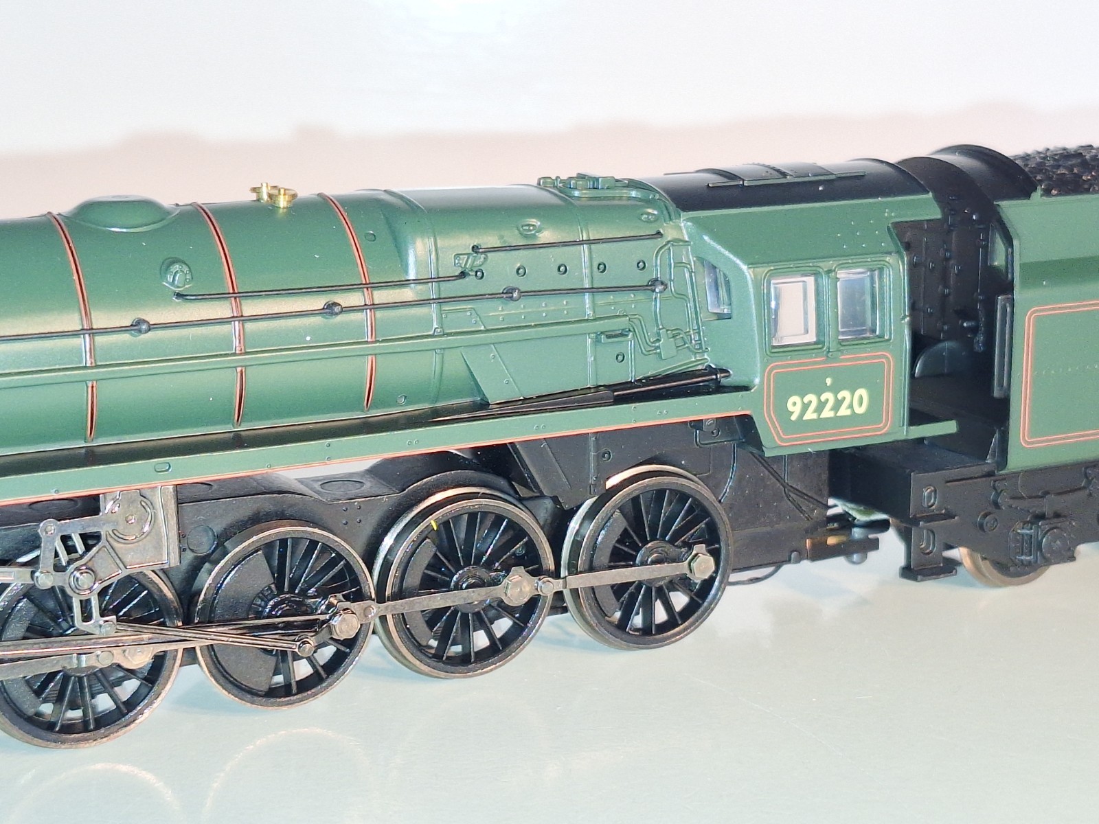 Hornby R2785 DCC Ready BR 9F Loco #92220. New Old Stock. Mint Cond. Boxed. OO