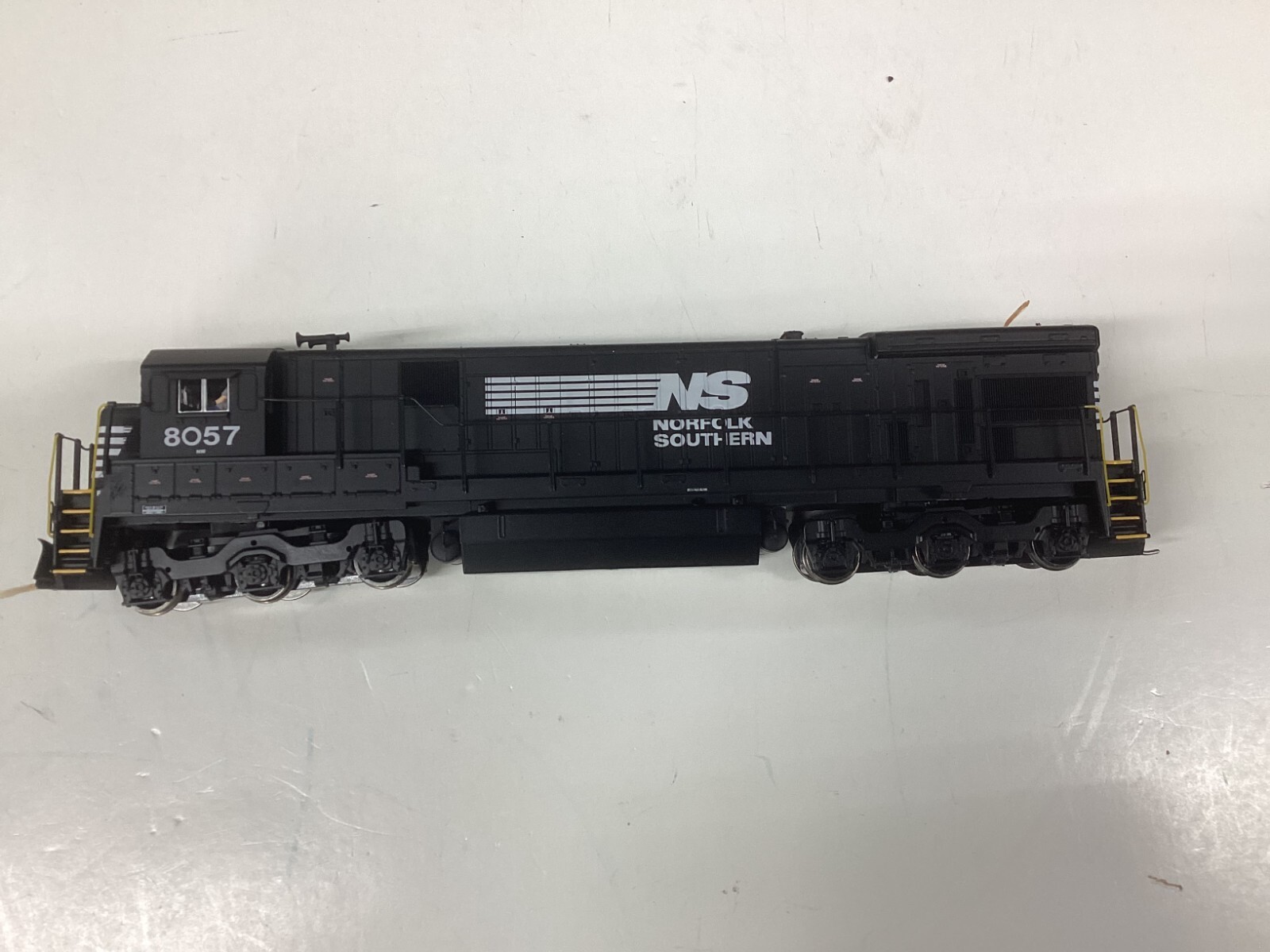 Broadway Limited Paragon #492 HO scale “NS” GE C30-7 diesel Rd. #8057