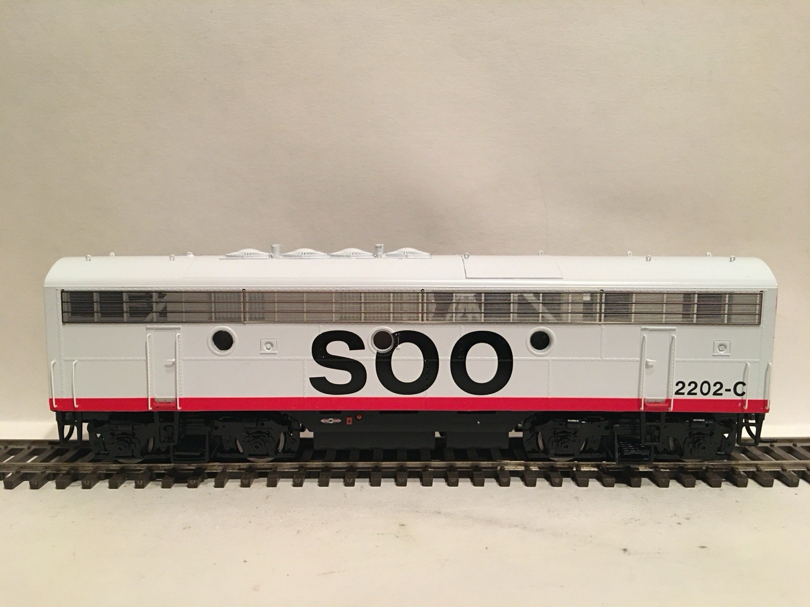 HO Intermountain 49581S-04 Soo Line EMD F7B Diesel Locomotive #2202-C DCC SOUND