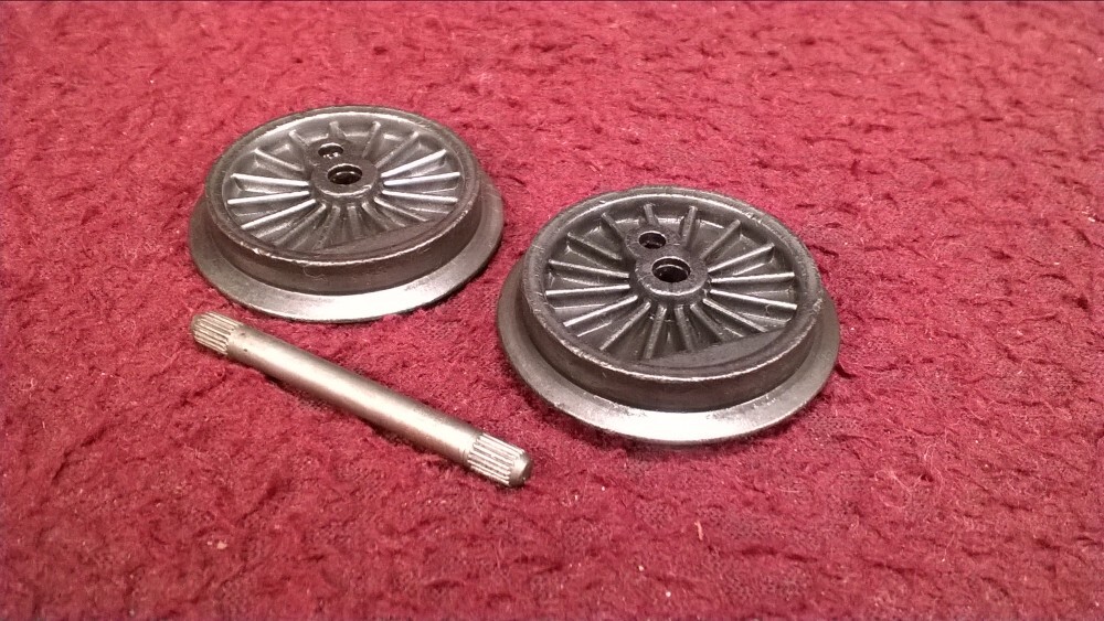 LIONEL POST WAR 248 2-4-2 STEAM ENGINE – GEAR & PLAIN DRIVE WHEEL W/ AXLE