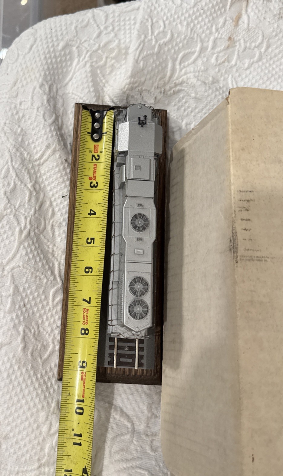 HO Scale 1999 KATO EMD, TTCI Railing, With Track Stand, Excellent