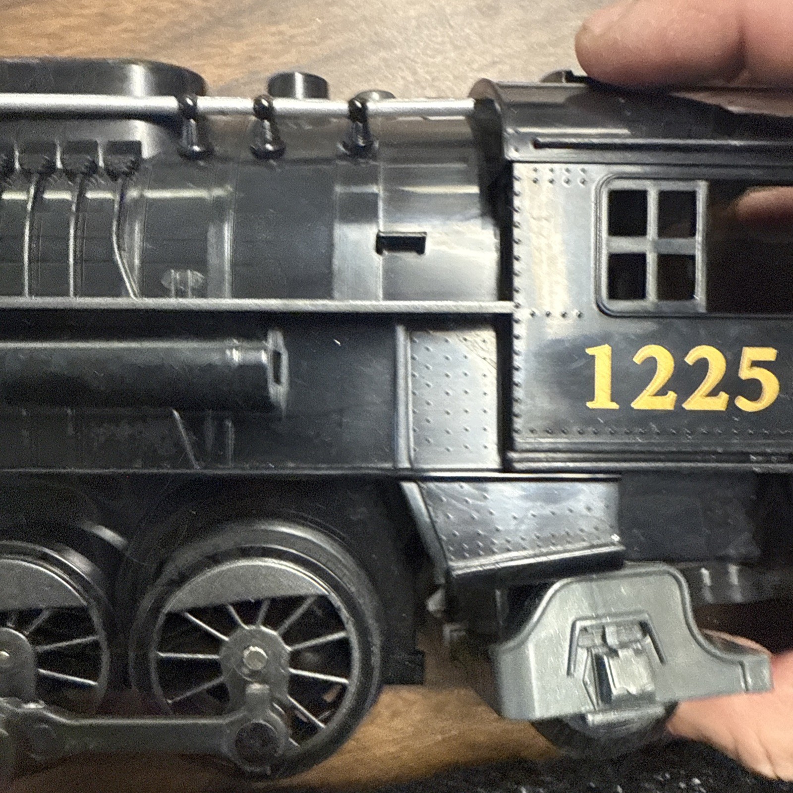 Lionel O Polar Express Berkshire Steam Locomotive & Tender #1225 15012EL Battery