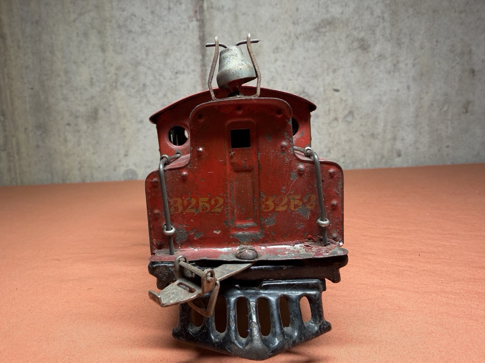 Ives 3252 O Gauge AC Analog 3-Rail Electric Loco NYC&HR 0-4-0 Red w/ Light