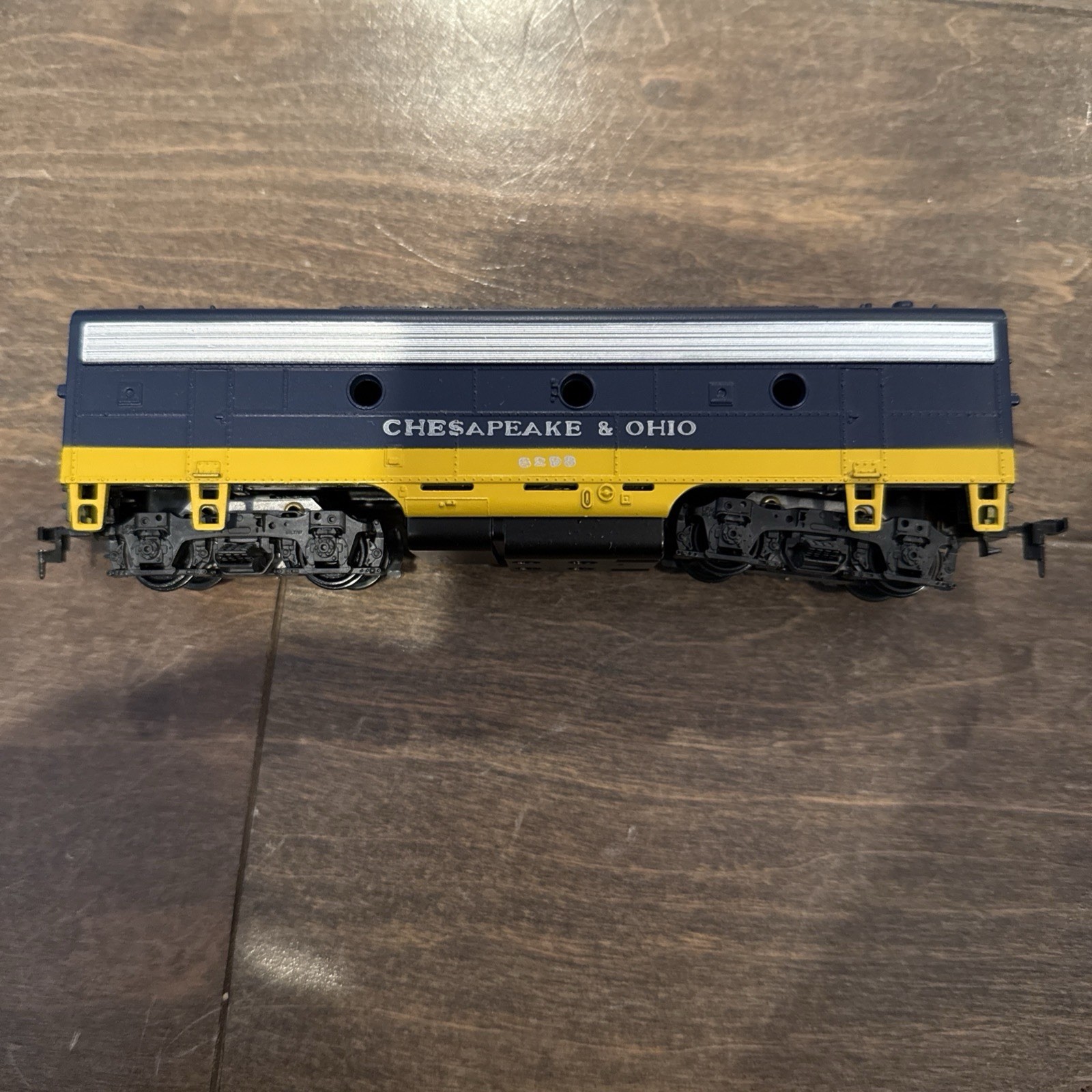 Athearn 3027 and 3028 C&O DMY F7A and B Units Set of 2 HO Scale
