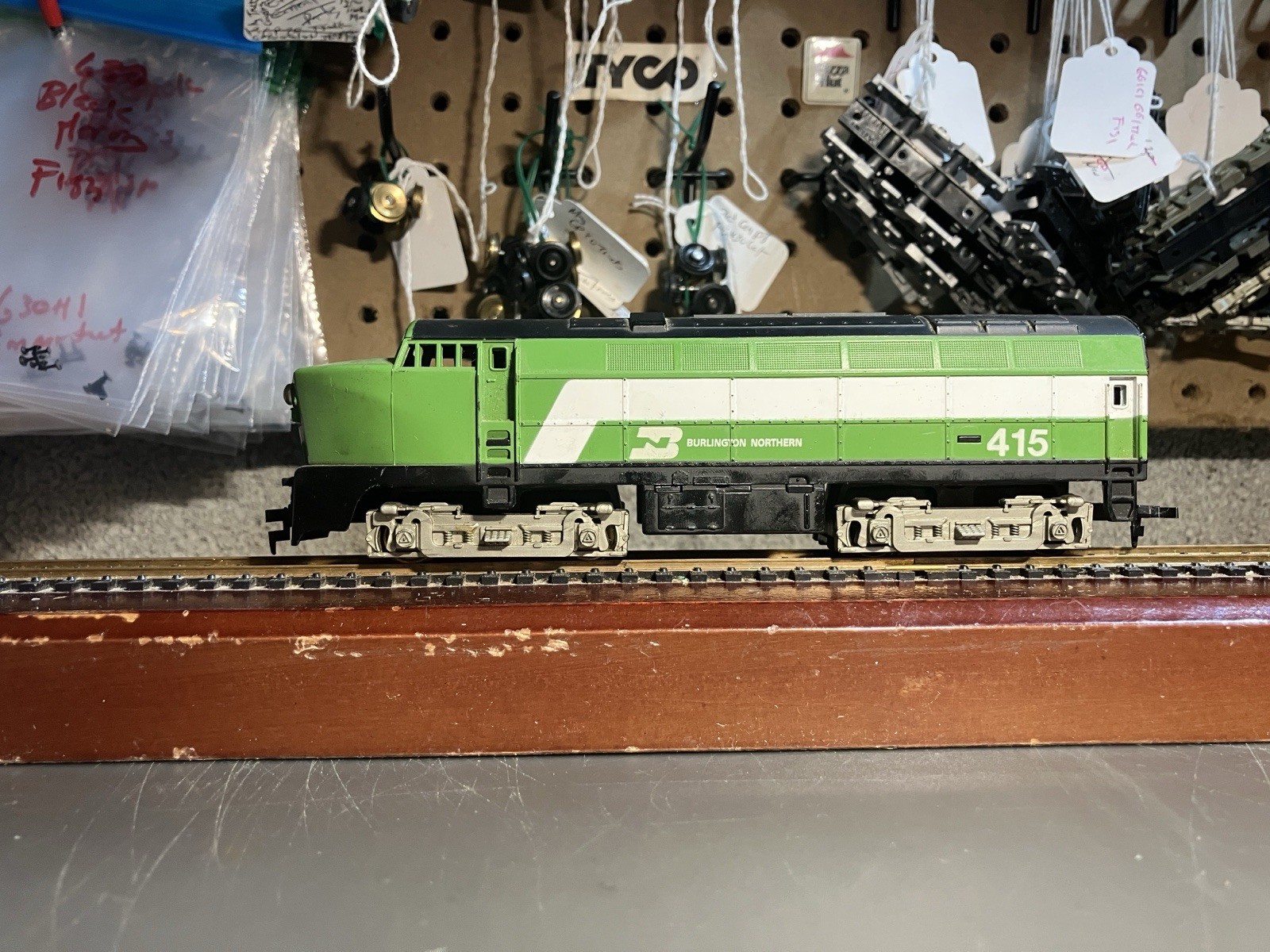 TYCO HO Baldwin Shark 415 Burlington Northern Dummy